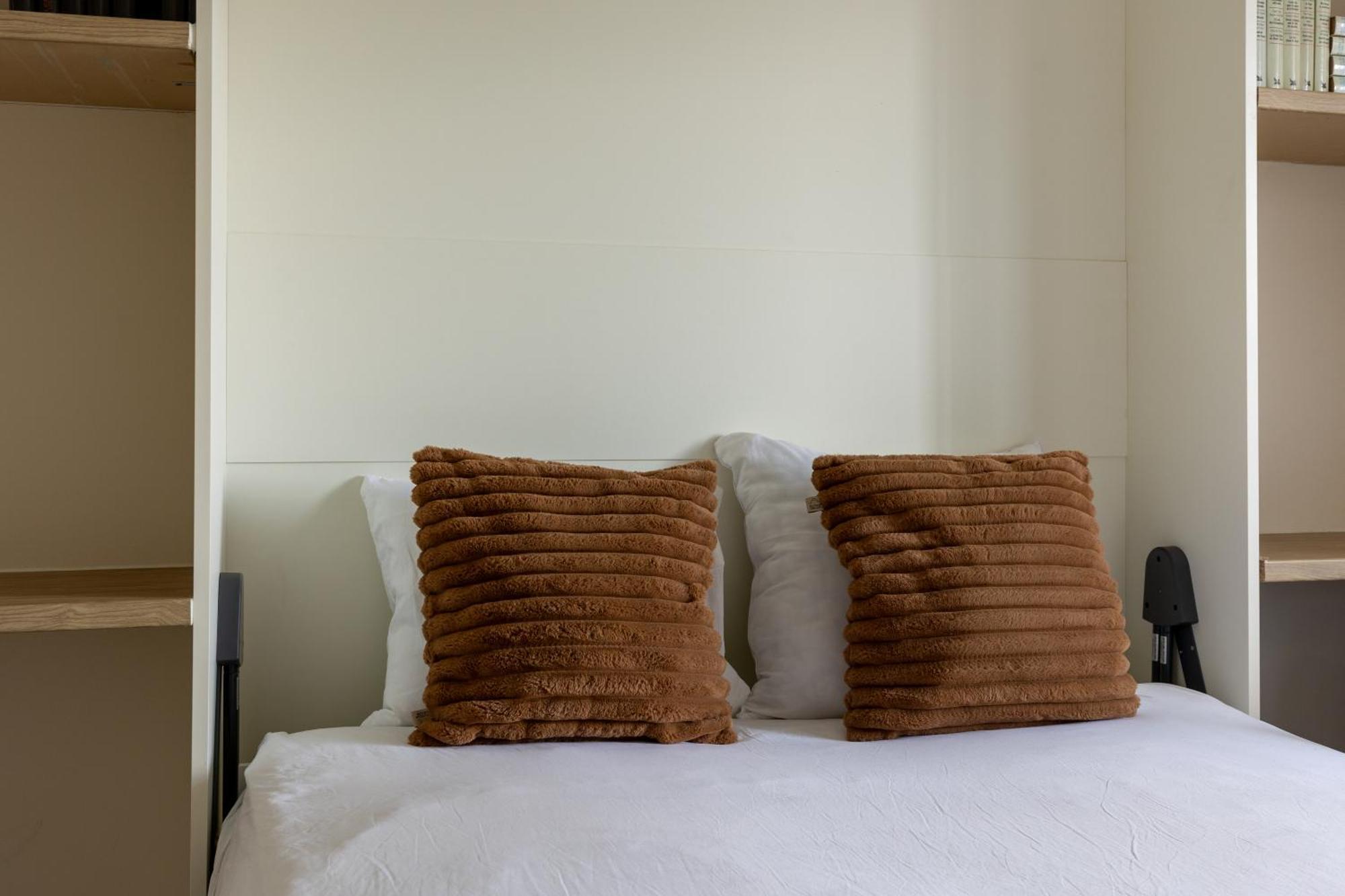 The Edgewater Suites - Skyline นามูร์ ภายนอก รูปภาพ