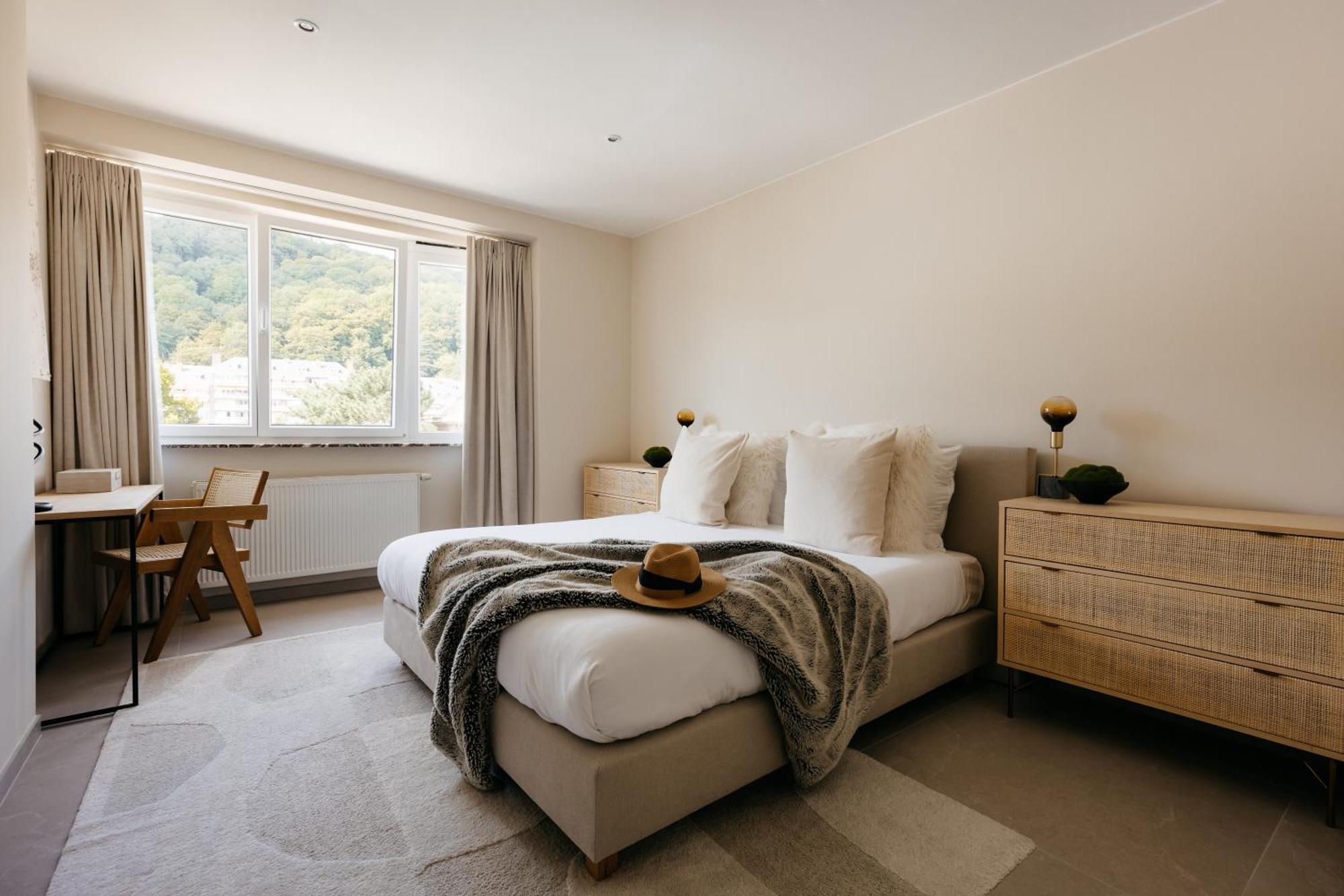 The Edgewater Suites - Skyline นามูร์ ภายนอก รูปภาพ